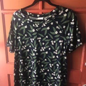 Lularoe Hailey Raglan Top Floral Med